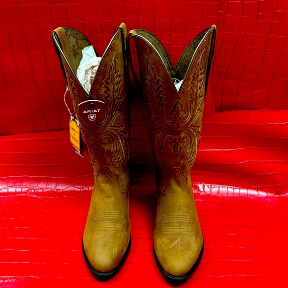 Ariat Brown Heeled Boots with Embroidered Design - Picture 4 of 12